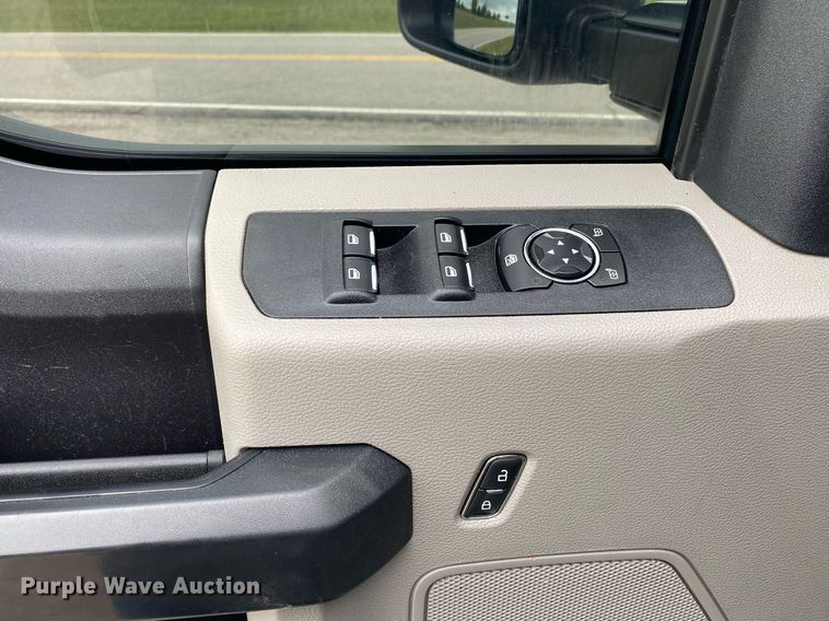 image for item DL7184 2020 Ford F250  Super Duty  Crew Cab pickup truck