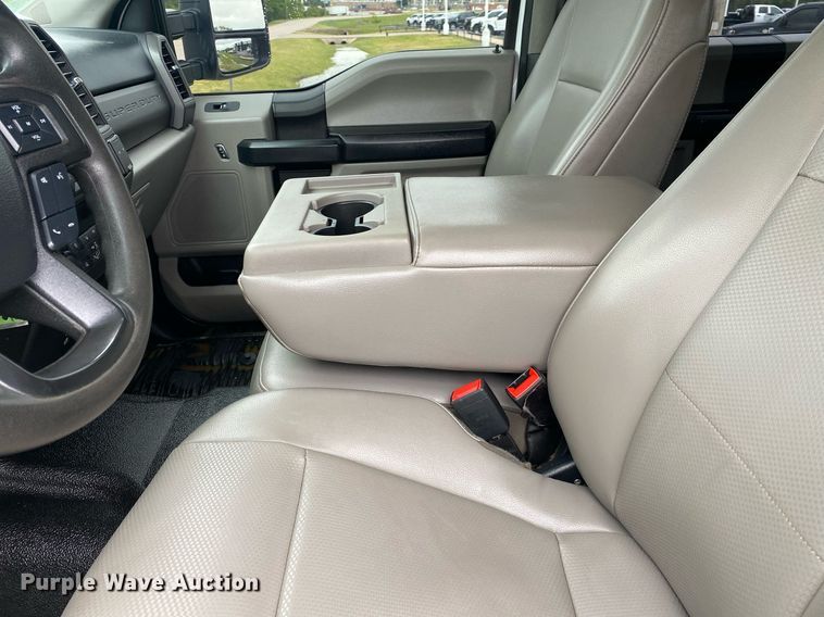 image for item DL7184 2020 Ford F250  Super Duty  Crew Cab pickup truck