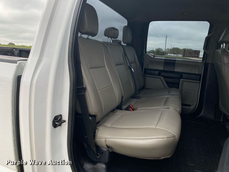 image for item DL7184 2020 Ford F250  Super Duty  Crew Cab pickup truck