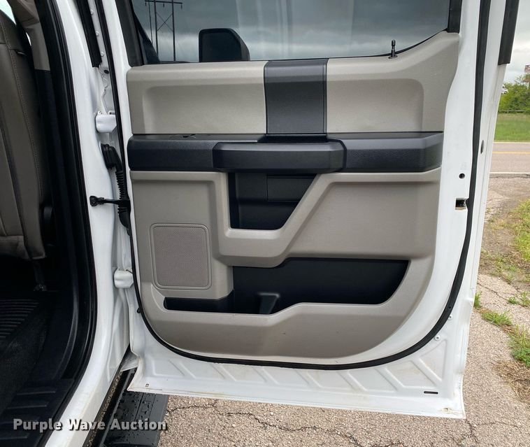 image for item DL7184 2020 Ford F250  Super Duty  Crew Cab pickup truck