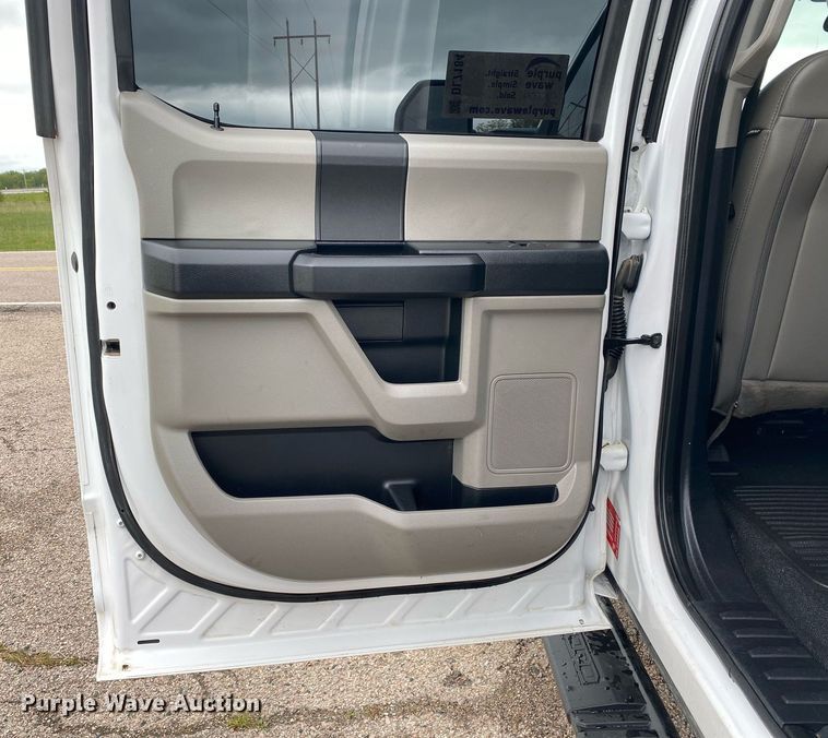 image for item DL7184 2020 Ford F250  Super Duty  Crew Cab pickup truck