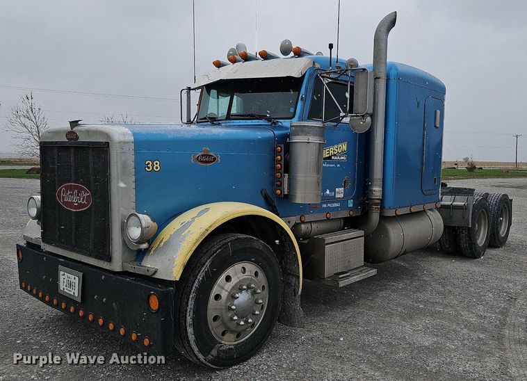 image for item DO4348 1993 Peterbilt 379  semi truck