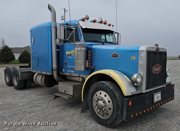 image for item DO4348 1993 Peterbilt 379  semi truck