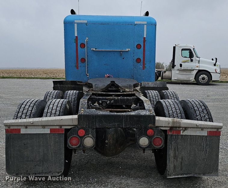 image for item DO4348 1993 Peterbilt 379  semi truck
