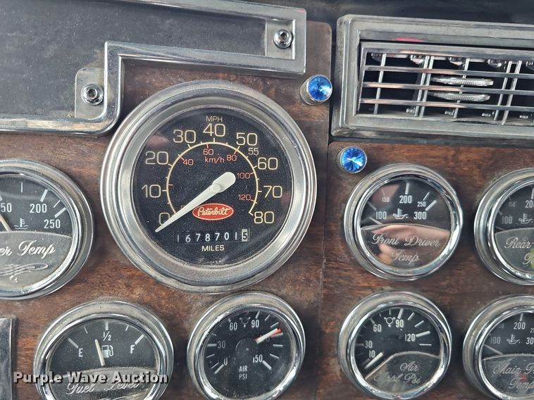 image for item DO4348 1993 Peterbilt 379  semi truck