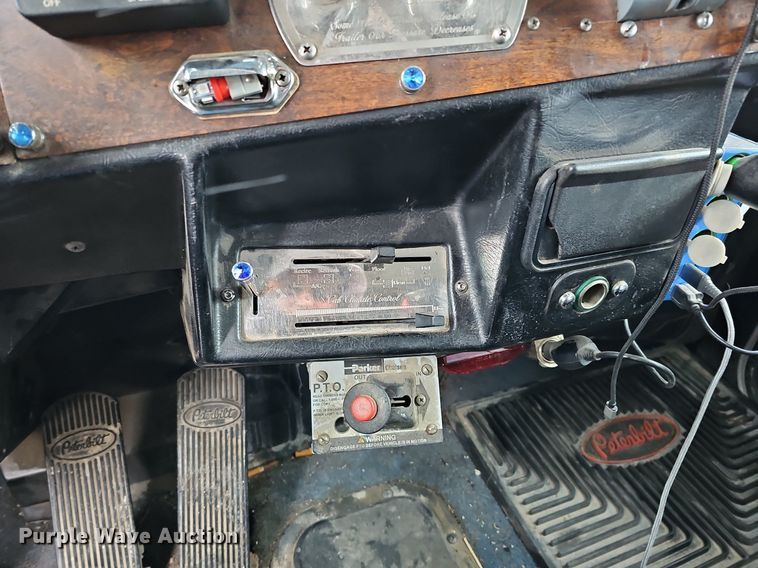 image for item DO4348 1993 Peterbilt 379  semi truck