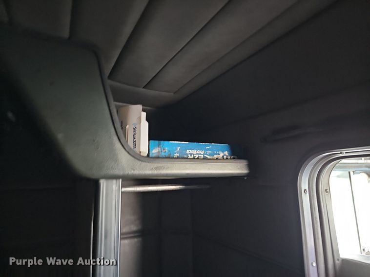 image for item DO4348 1993 Peterbilt 379  semi truck