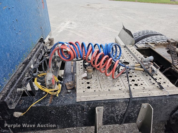 image for item DO4348 1993 Peterbilt 379  semi truck