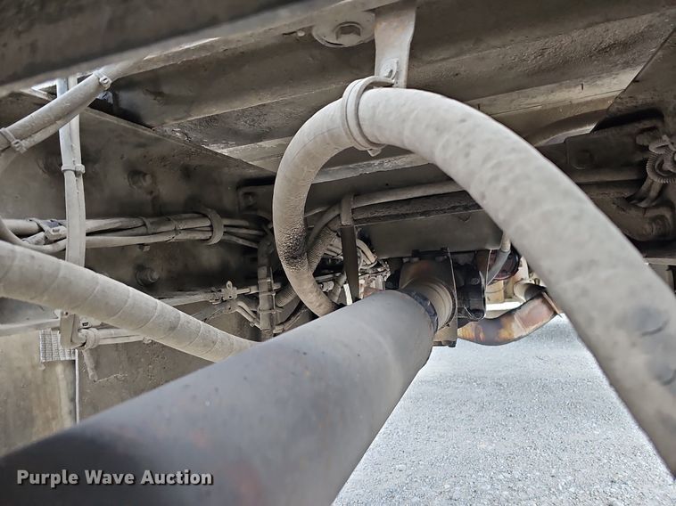 image for item DO4348 1993 Peterbilt 379  semi truck