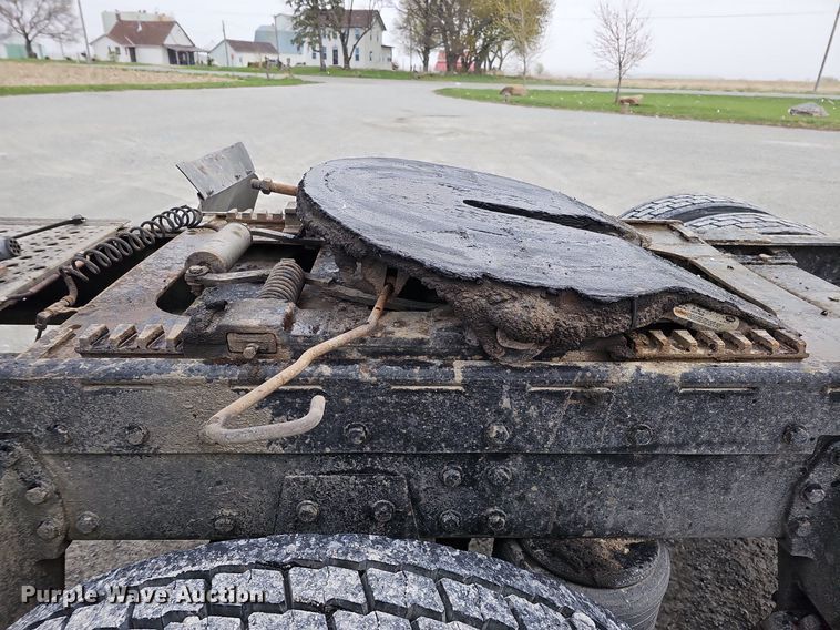 image for item DO4348 1993 Peterbilt 379  semi truck