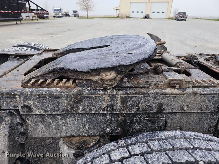 image for item DO4348 1993 Peterbilt 379  semi truck