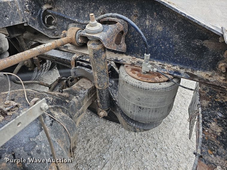 image for item DO4348 1993 Peterbilt 379  semi truck