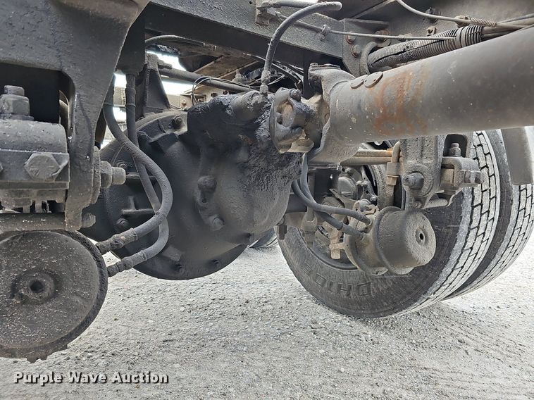 image for item DO4348 1993 Peterbilt 379  semi truck