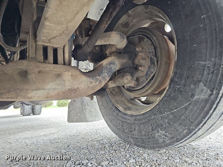 image for item DO4348 1993 Peterbilt 379  semi truck