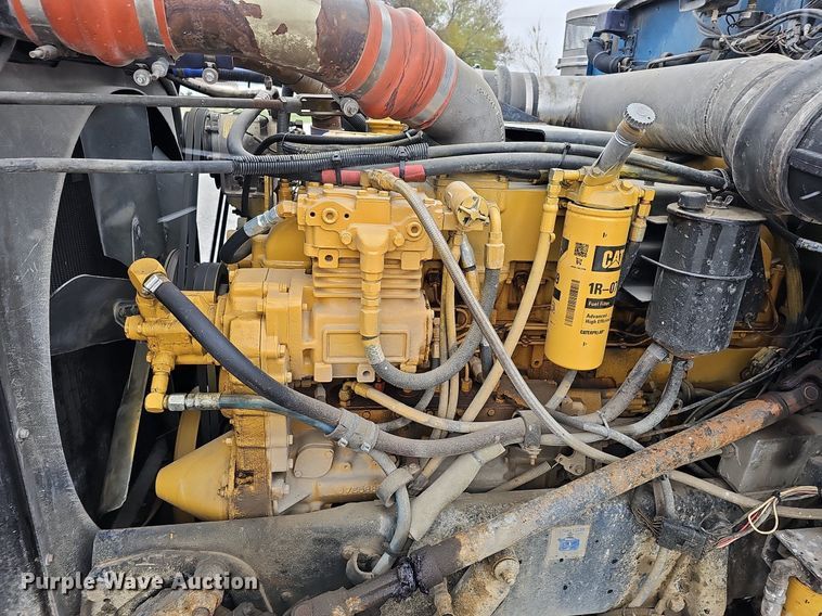 image for item DO4348 1993 Peterbilt 379  semi truck