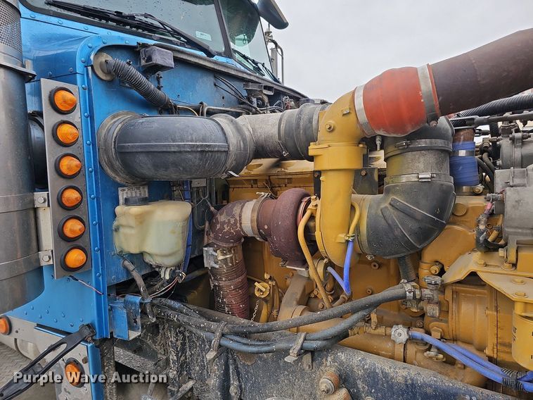 image for item DO4348 1993 Peterbilt 379  semi truck