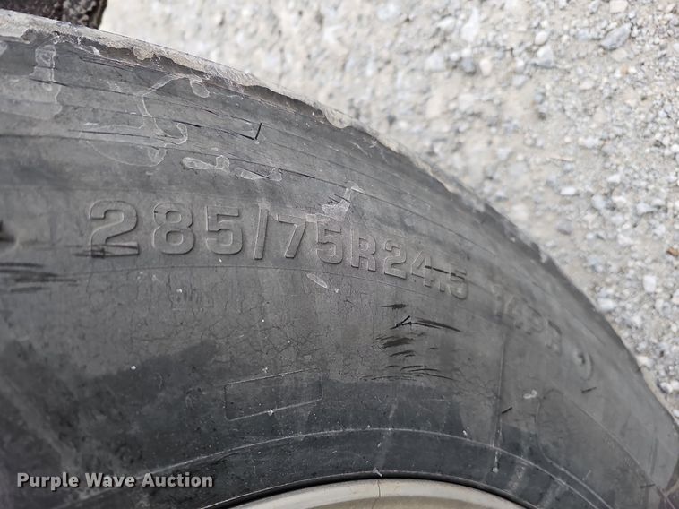 image for item DO4348 1993 Peterbilt 379  semi truck