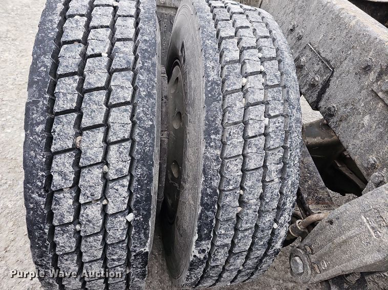 image for item DO4348 1993 Peterbilt 379  semi truck