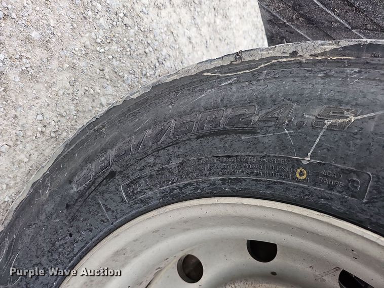 image for item DO4348 1993 Peterbilt 379  semi truck