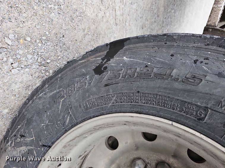 image for item DO4348 1993 Peterbilt 379  semi truck