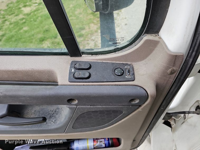 image for item DO4349 2015 Freightliner Cascadia Evolution  semi truck