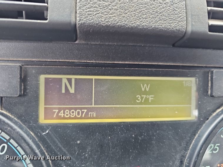 image for item DO4349 2015 Freightliner Cascadia Evolution  semi truck