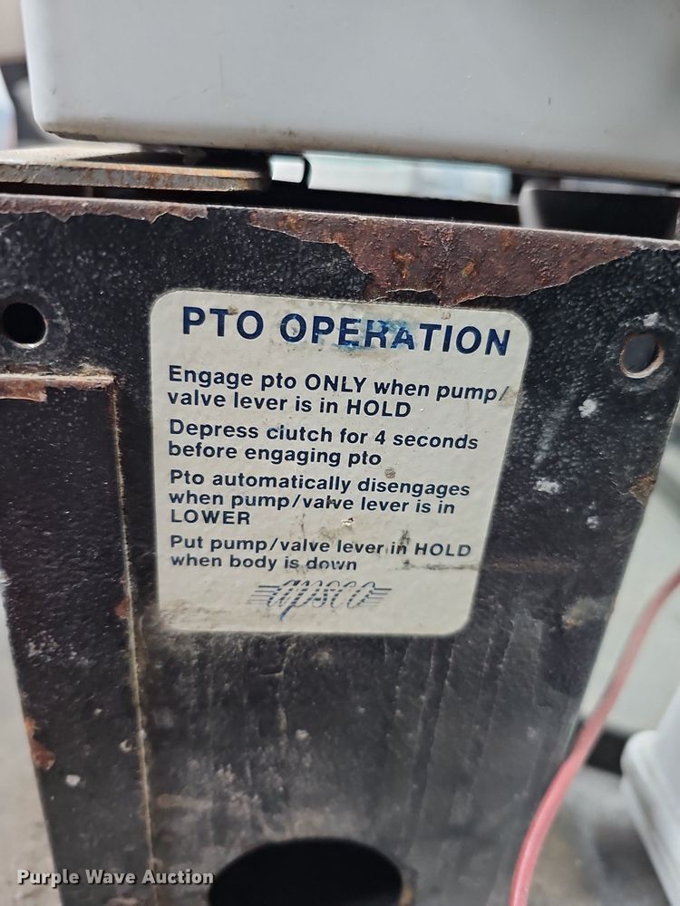 image for item DO4349 2015 Freightliner Cascadia Evolution  semi truck