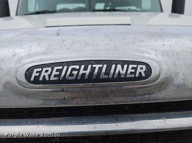 image for item DO4349 2015 Freightliner Cascadia Evolution  semi truck