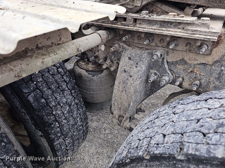 image for item DO4349 2015 Freightliner Cascadia Evolution  semi truck