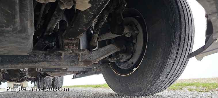 image for item DO4349 2015 Freightliner Cascadia Evolution  semi truck