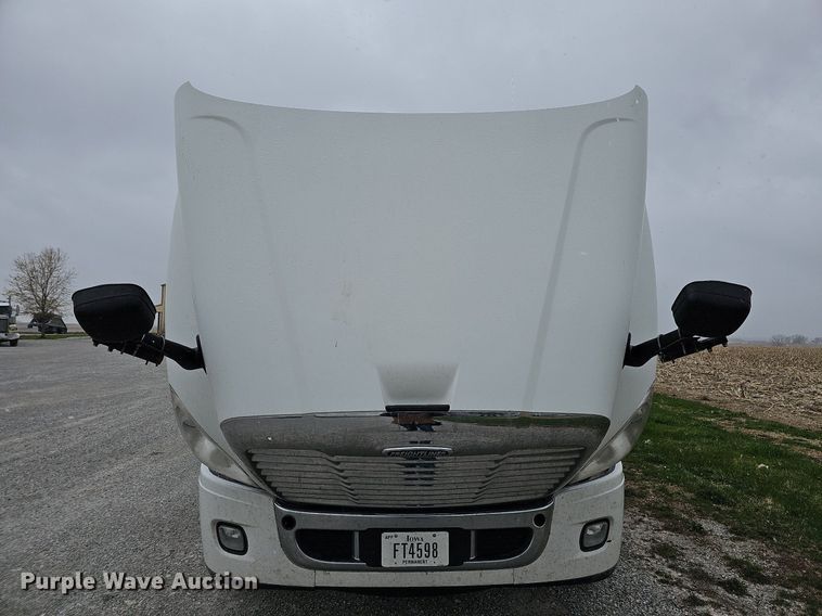 image for item DO4349 2015 Freightliner Cascadia Evolution  semi truck