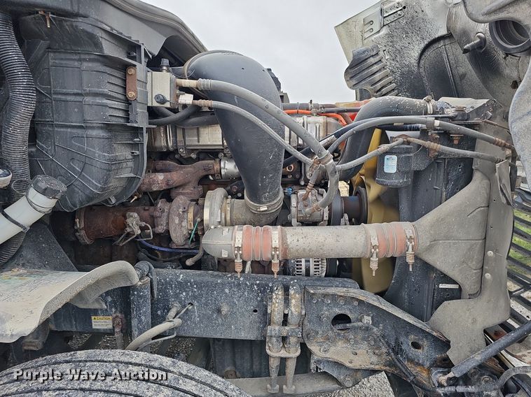 image for item DO4349 2015 Freightliner Cascadia Evolution  semi truck