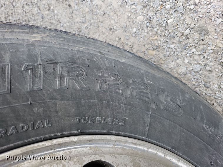 image for item DO4349 2015 Freightliner Cascadia Evolution  semi truck