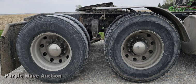 image for item DO4349 2015 Freightliner Cascadia Evolution  semi truck