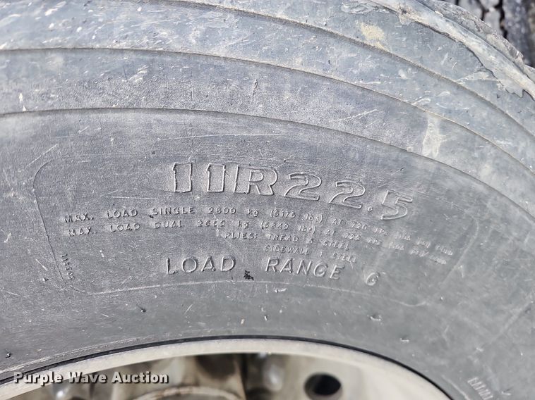 image for item DO4349 2015 Freightliner Cascadia Evolution  semi truck