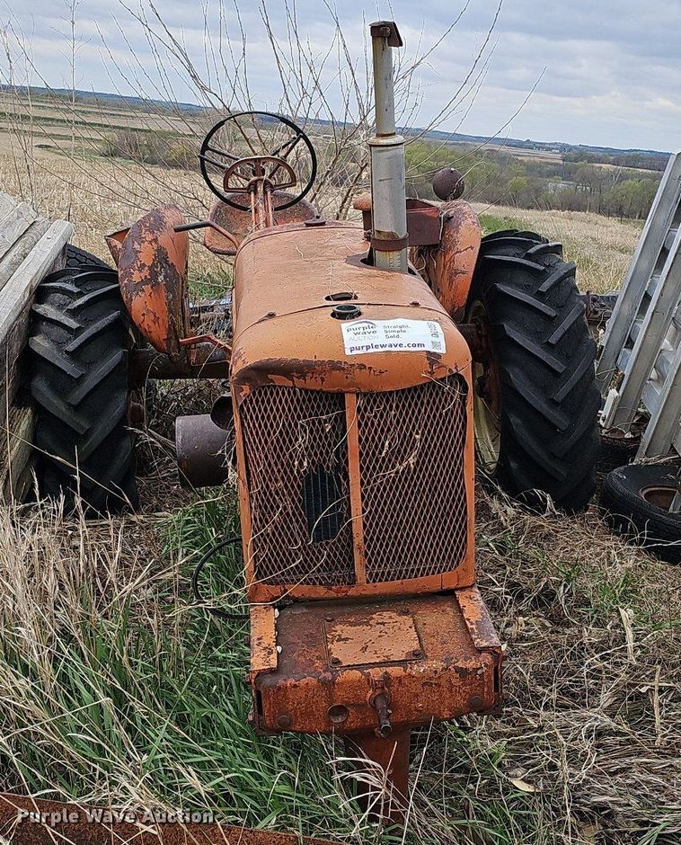 image for item DO4357 Allis Chalmers  tractor