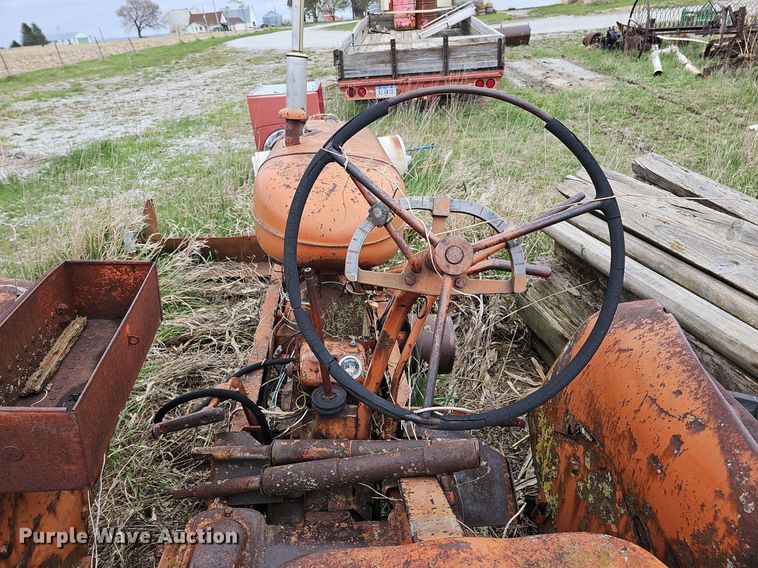 image for item DO4357 Allis Chalmers  tractor