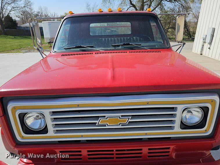 image for item DO4366 1989 Chevrolet C60 Custom Deluxe  fire truck