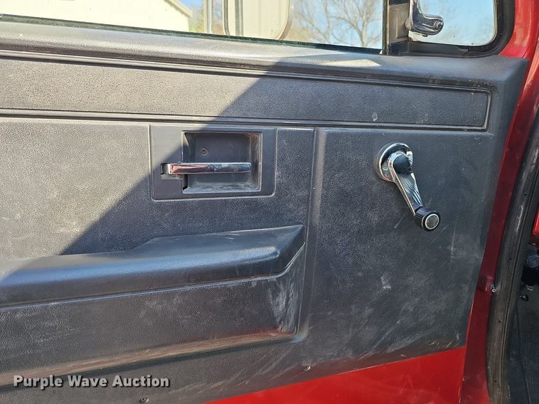 image for item DO4366 1989 Chevrolet C60 Custom Deluxe  fire truck