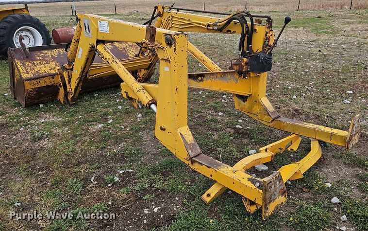 image for item DO4371 International Harvester  attachments