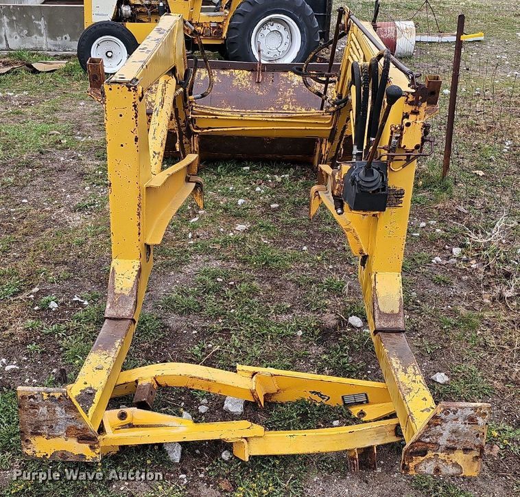 image for item DO4371 International Harvester  attachments