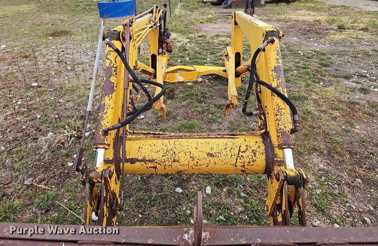 image for item DO4371 International Harvester  attachments