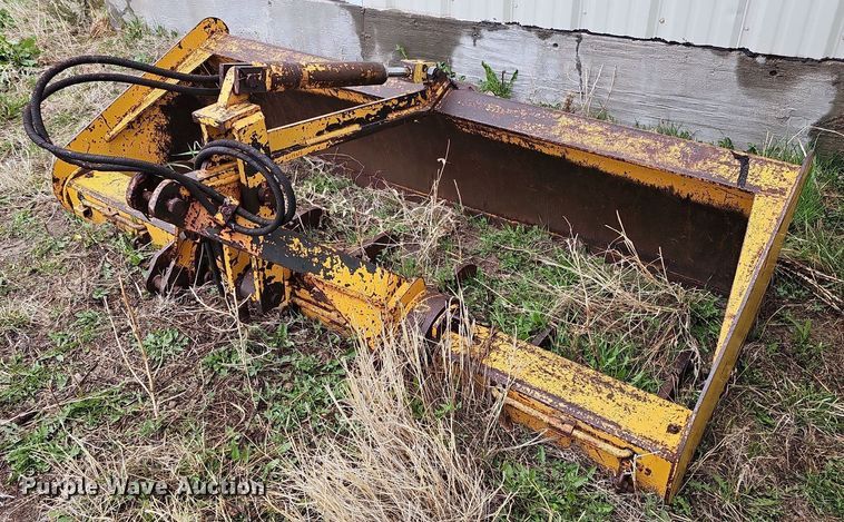 image for item DO4371 International Harvester  attachments