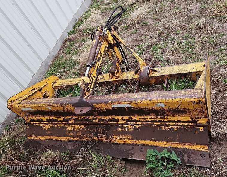 image for item DO4371 International Harvester  attachments