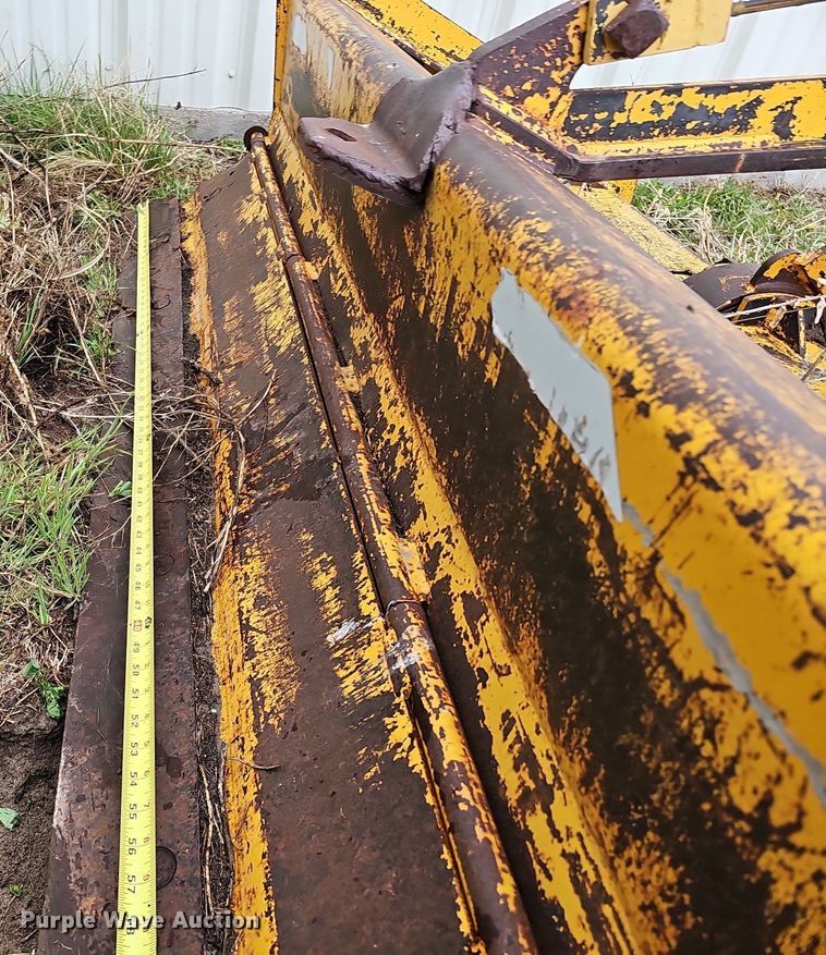 image for item DO4371 International Harvester  attachments