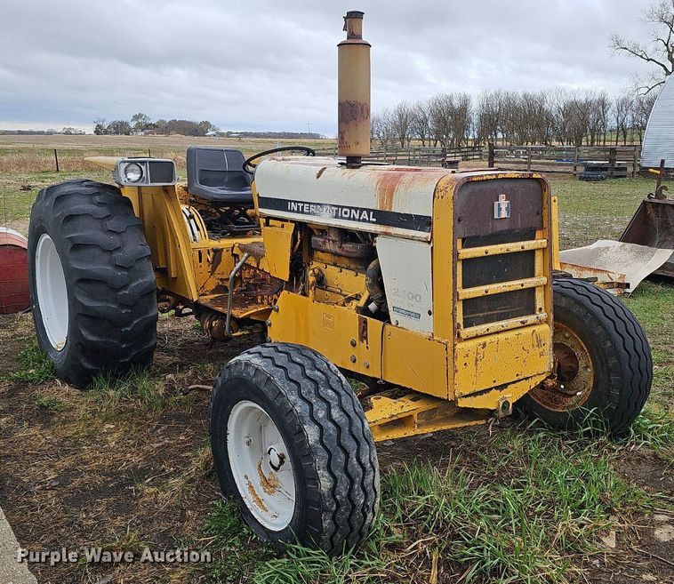 image for item DO4372 International 2500B  tractor