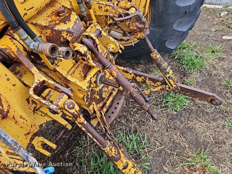 image for item DO4372 International 2500B  tractor