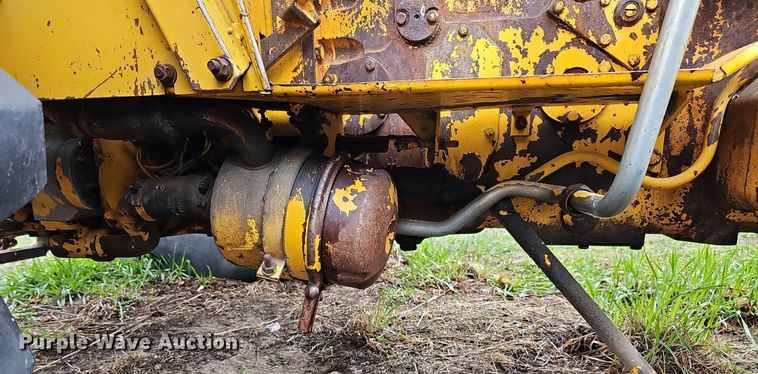 image for item DO4372 International 2500B  tractor