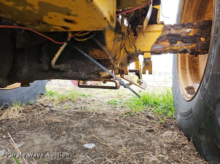 image for item DO4372 International 2500B  tractor