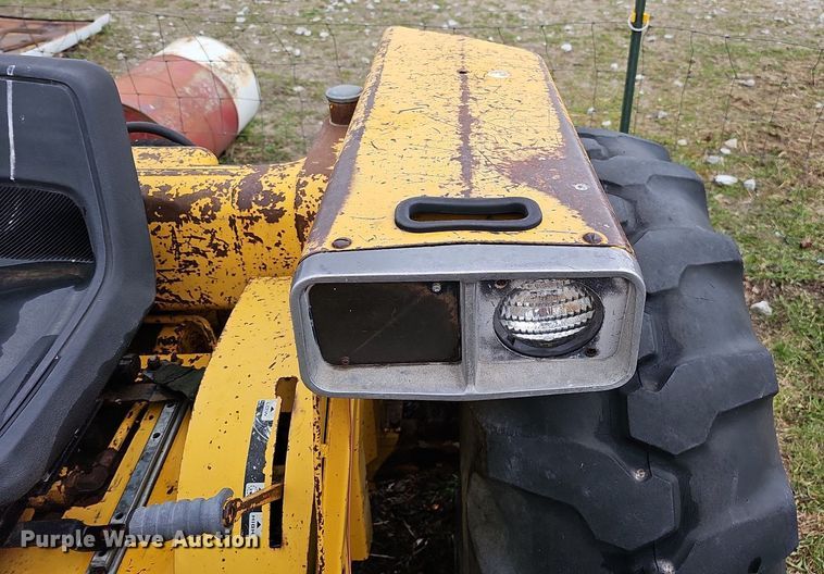 image for item DO4372 International 2500B  tractor